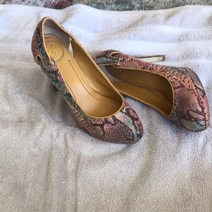 BCBG multicolor snakeskin heels